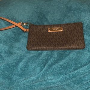 Michael Kors Jet Set Signature Wristlet